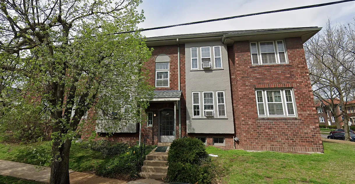 2 bed, 900 sqft, $1,425 — Photo 1