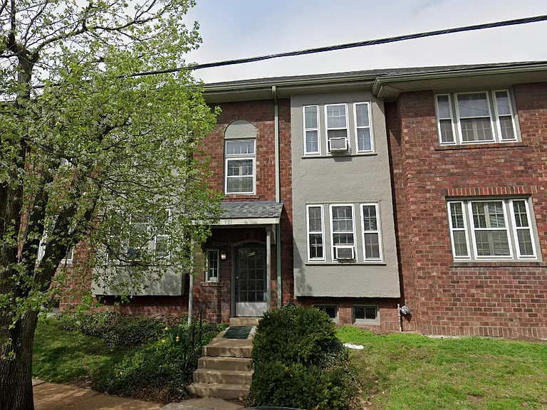 921 De Mun Ave #2S — Photo 1