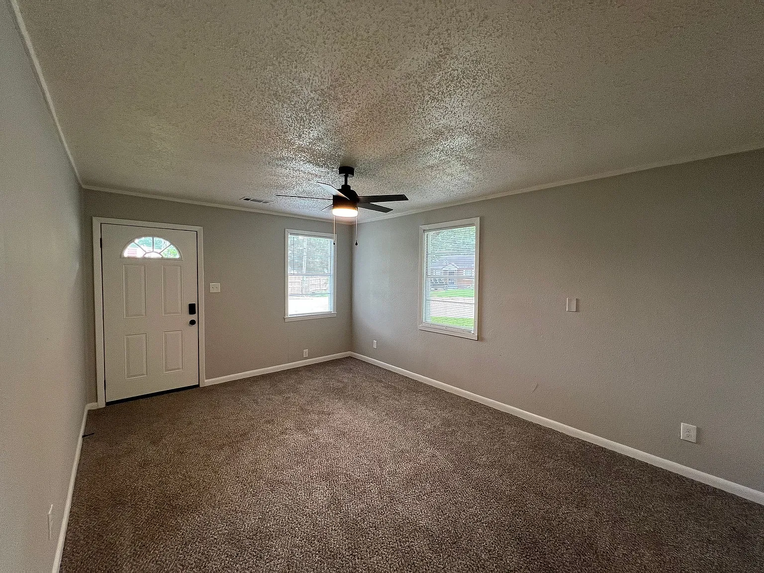 3025 Kingston St — Photo 3