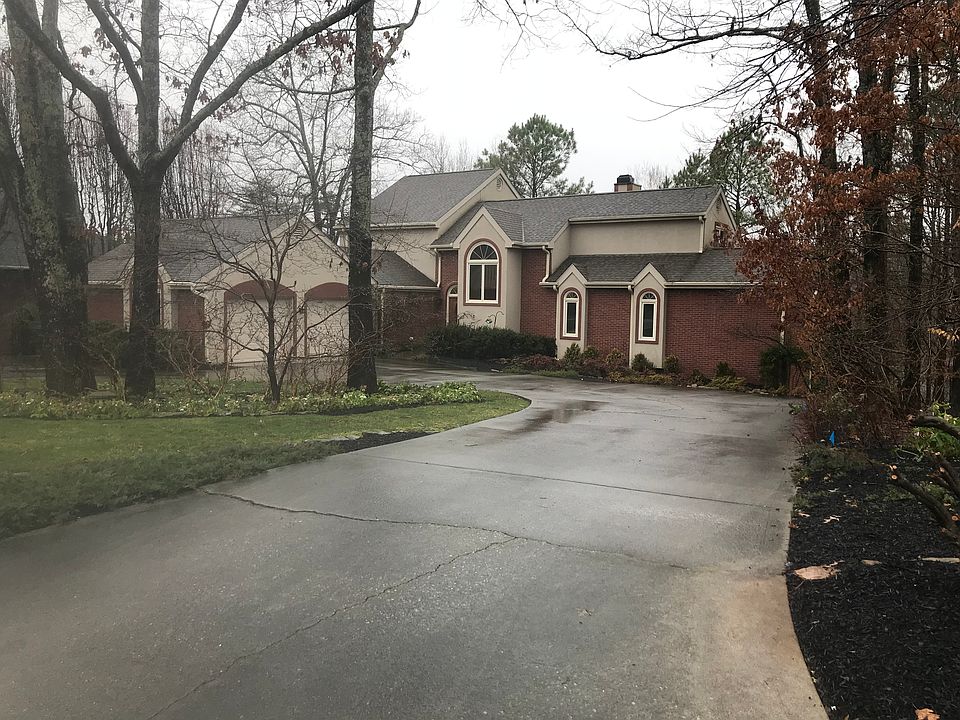 1st image of 10209 Loma Dr