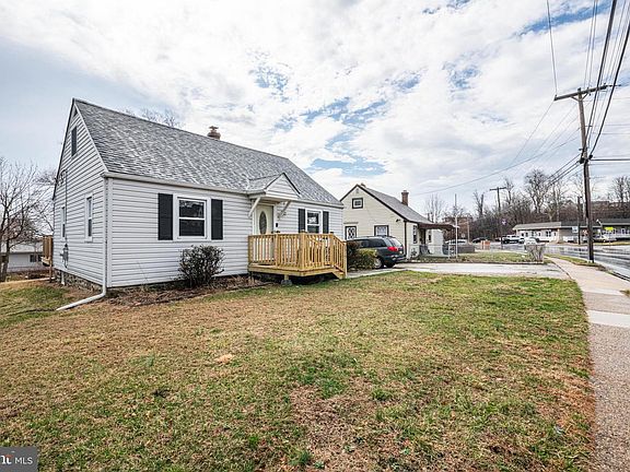 3rd image of 2015 E Dutton Mill Rd