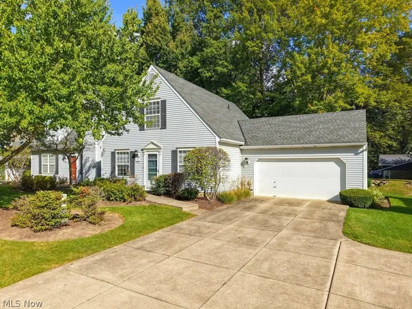 93 Dover Place Ln, Northfield, OH 44067
