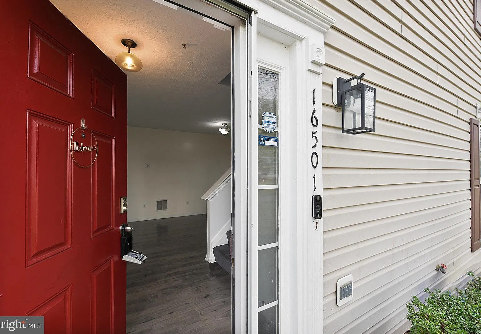 3 bed, 2.5 bath, 1758 sqft, $2,700 — Photo 2