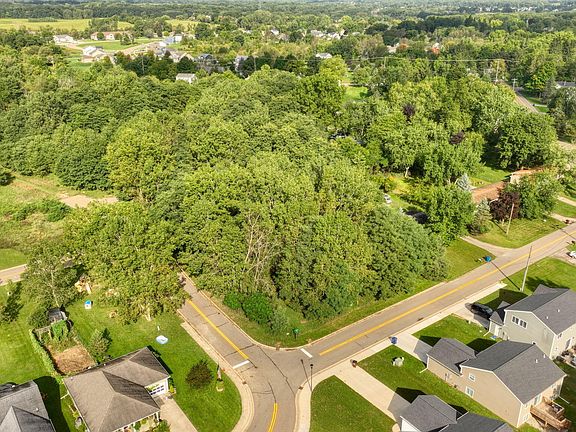 3rd image of 0 Erie Ct