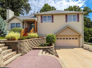 2925 Elk Dr, Bettendorf, IA 52722