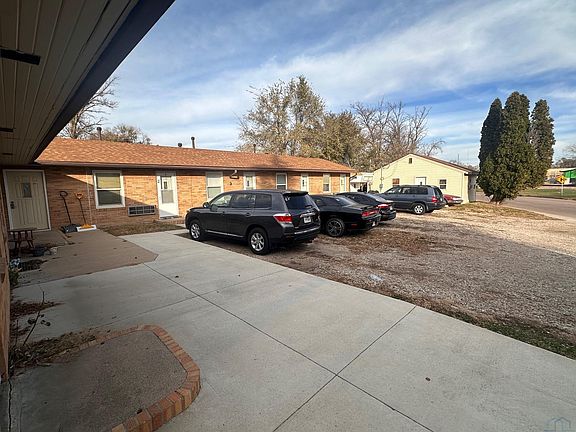 2nd image of 217 W 28th St