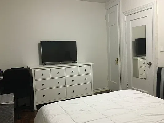 Rented by Friedman Roth Realty | media 10