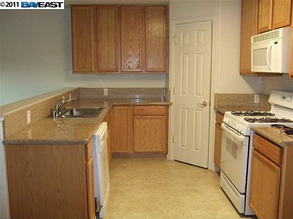 5th image of 20772 Grove Park Pl