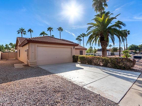 4th image of 1347 E SAN ANGELO Avenue