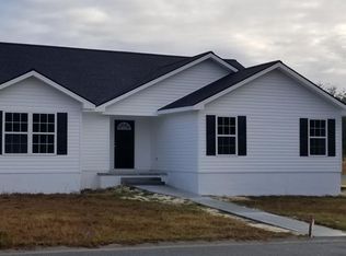 556 Pinehurst Dr, Blackshear, GA 31516