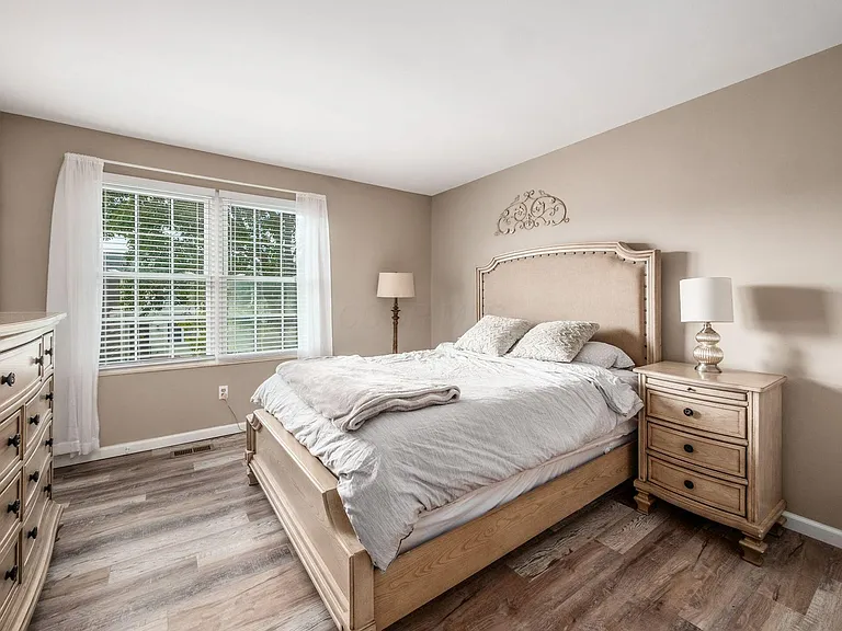4945 Singleton Dr #13C — Photo 11