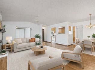 984 Yuma Ln N, Plymouth, MN 55447