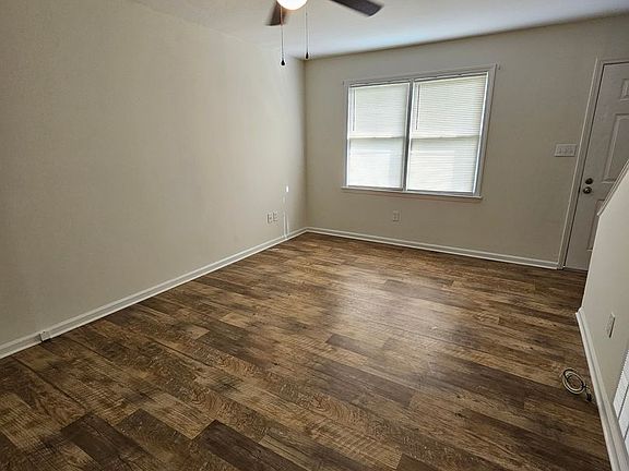 3rd image of 605 Brookdale Dr #B