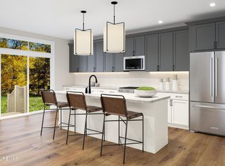 170 Mustang Dr, Manalapan, NJ 07726