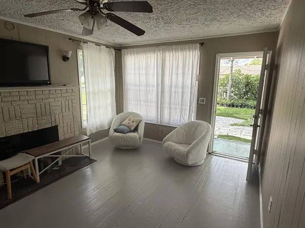 2422 Genessee Ave, West Palm Beach, FL 33409