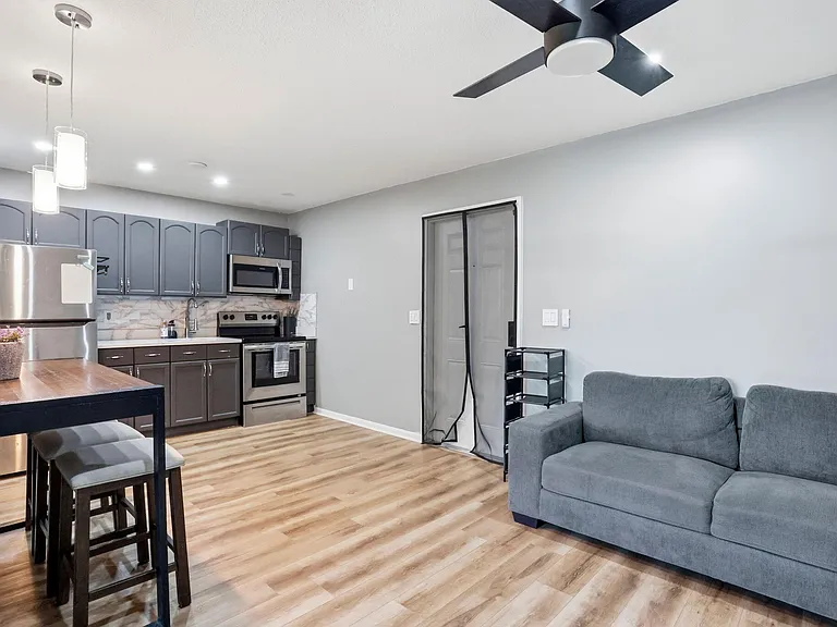 1204 S Lake Dr E #3 — Photo 6