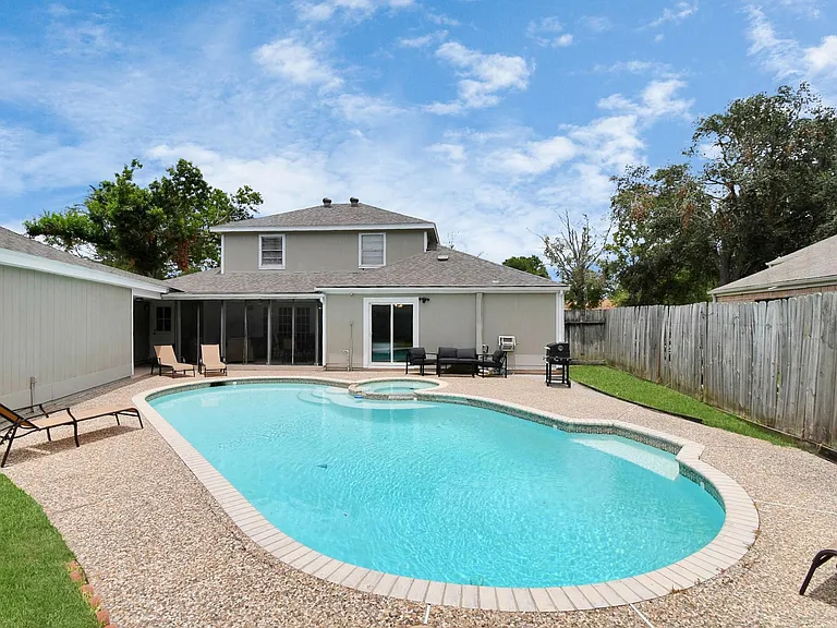 15711 Creekhaven Dr — Photo 39