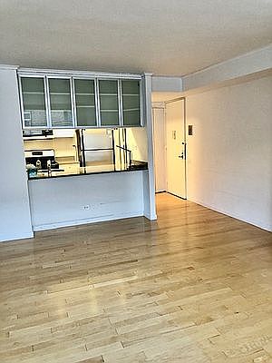 1st image of 45 W 67th St APT 8K