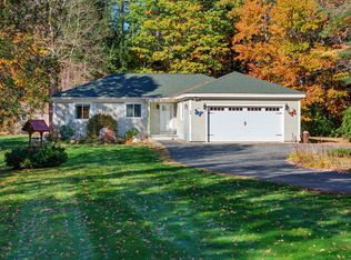 10 Town House Road, New Hampton, NH 03256