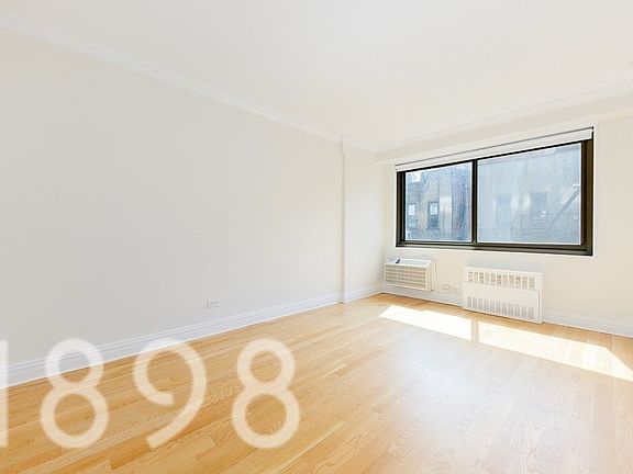 5th image of 120 W 97th St APT 6H