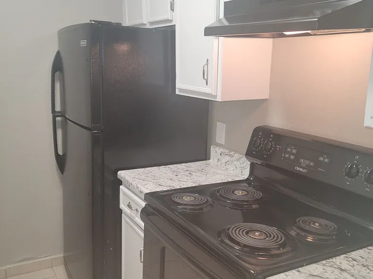 Cimarron Apartments — Photo 97