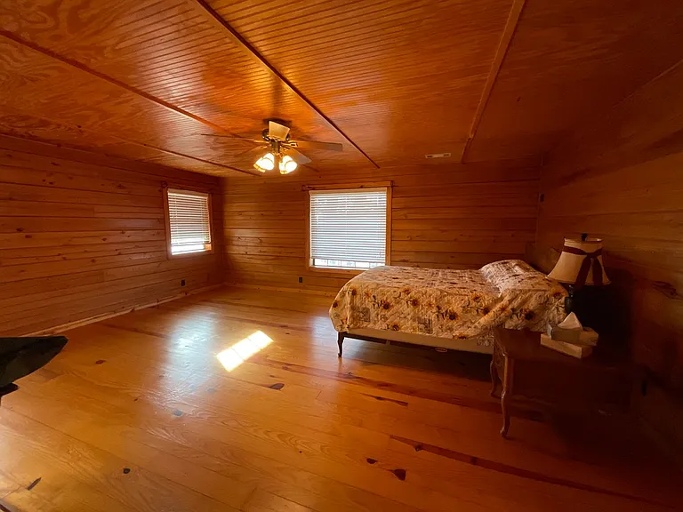 103 Beach Dr — Photo 9