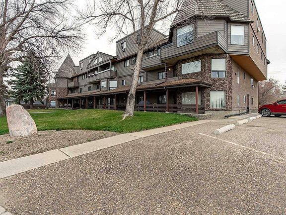 4th image of 203-5015 51st St #203