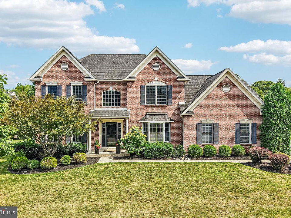 1st image of 915 Noahs Cir
