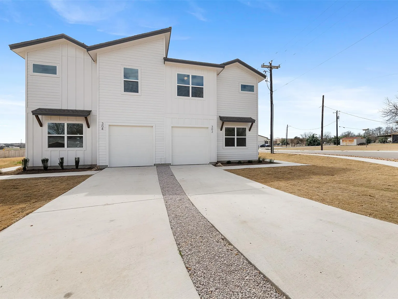 4 bed, 3.0 bath, 1657 sqft, $2,200 — Photo 3