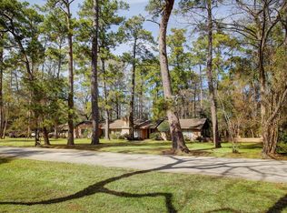 4 Oaklawn Dr, Houston, TX 77024