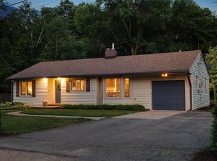 2476 Dunwoody Ave, Wayzata, MN 55391