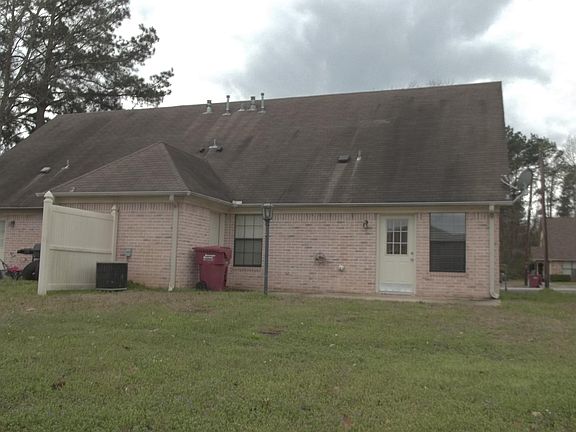 2nd image of 105 Willow Creek Ct #A