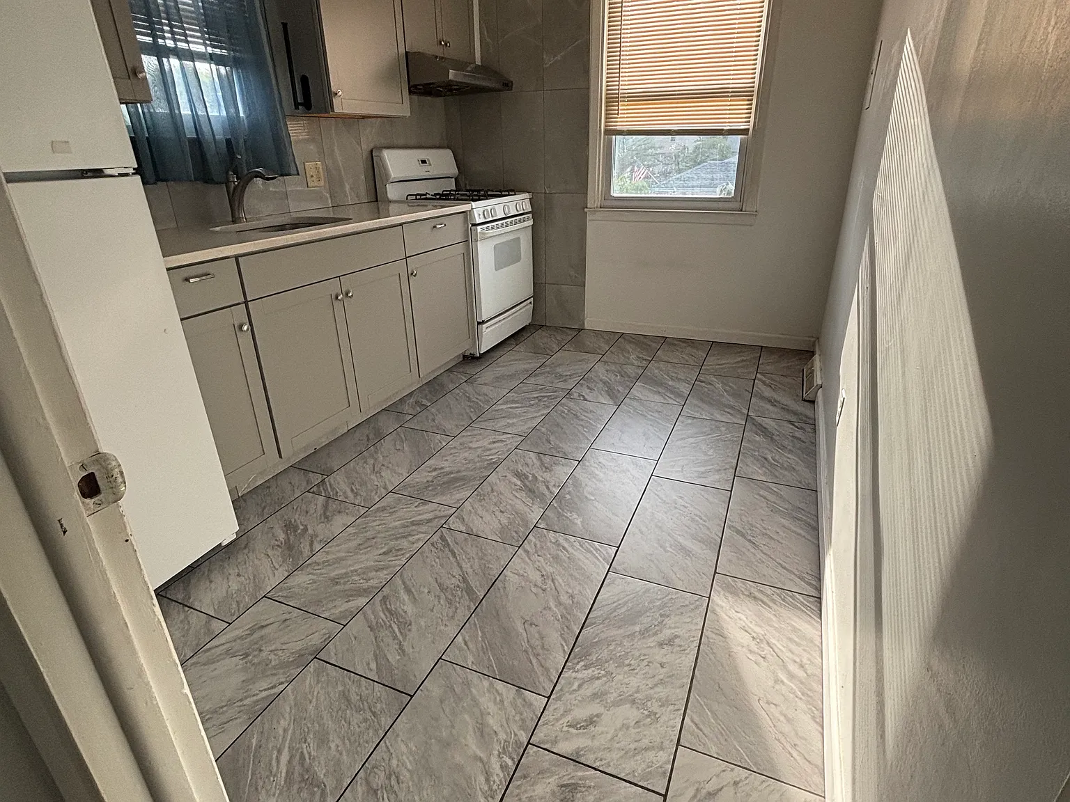 1 bed, 700 sqft, $1,250 — Photo 2