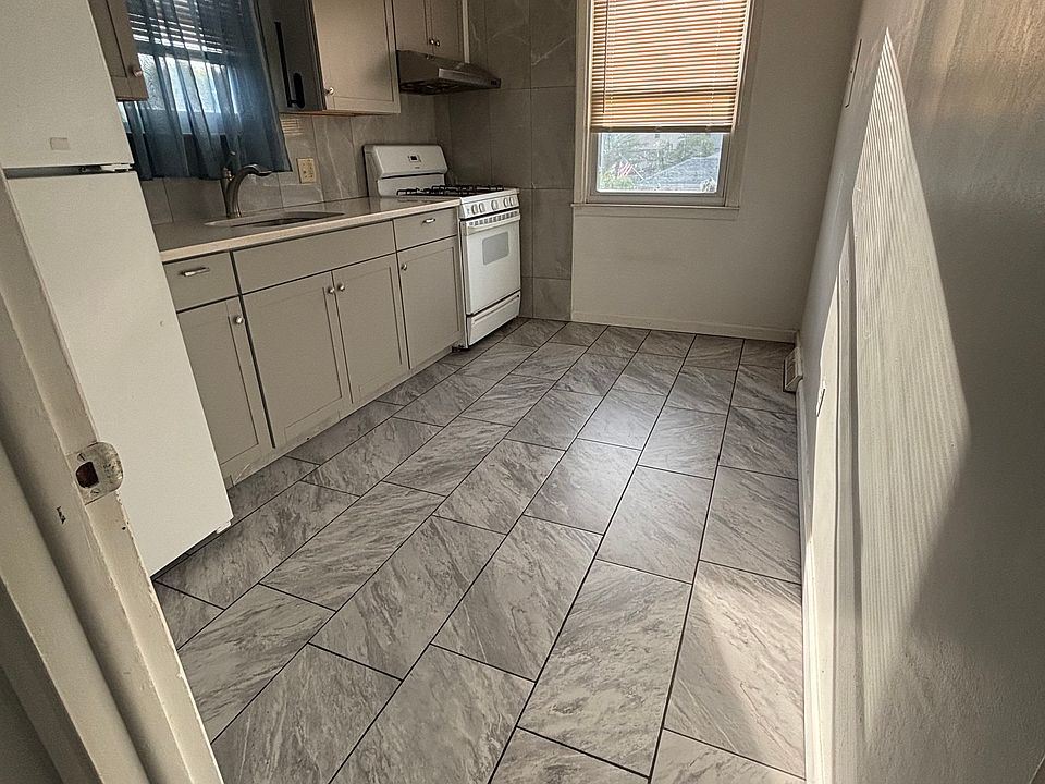 2nd image of 9608 Hilspach St Floor 2