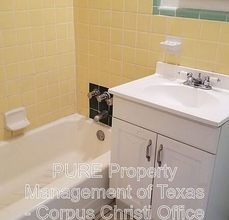 4th image of 4618 Branscomb Dr