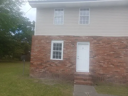 100 Hall St Photo 1