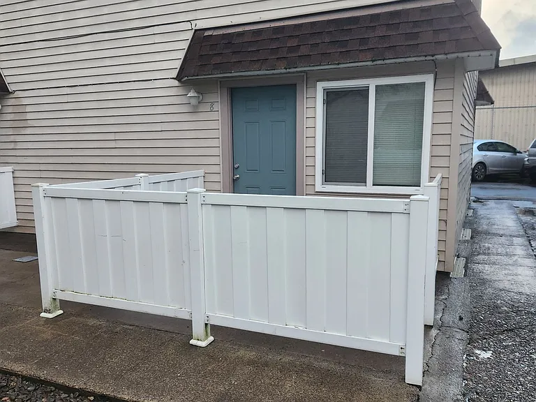 840 SW Grove St — Photo 37