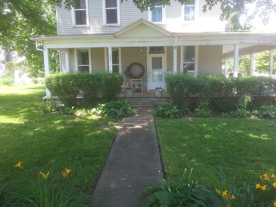 1st image of 107 E Wood St