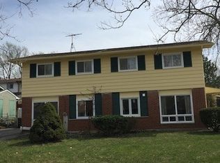 291 Grissom Ln, Hoffman Estates, IL 60169