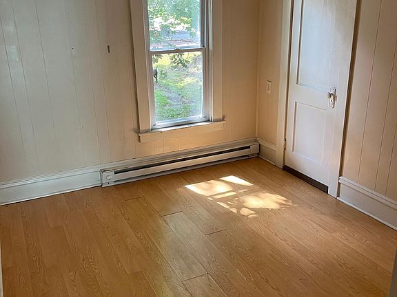 5th image of 613 E 6th St #2