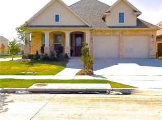 808 Hayden Ln, Aubrey, TX 76227