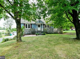 2742 N Charlotte St, Gilbertsville, PA 19525