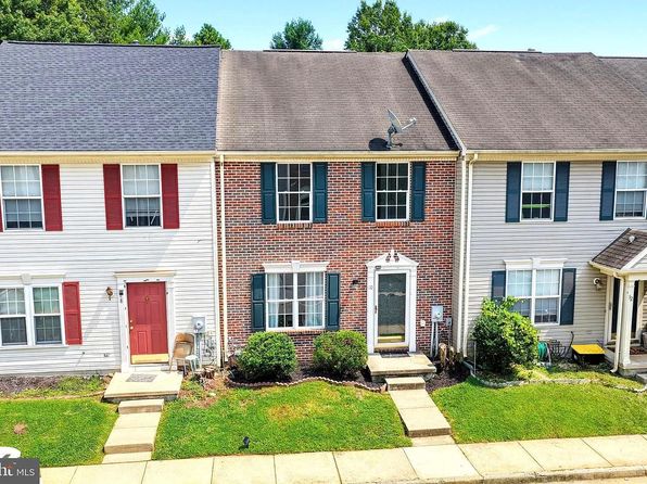 10 Hickory Ln