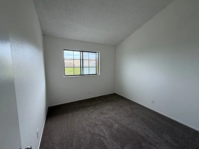 4755 Snow Dr — Photo 8