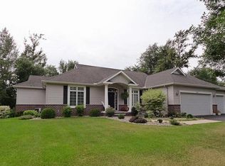 2488 Golf View Dr, River Falls, WI 54022