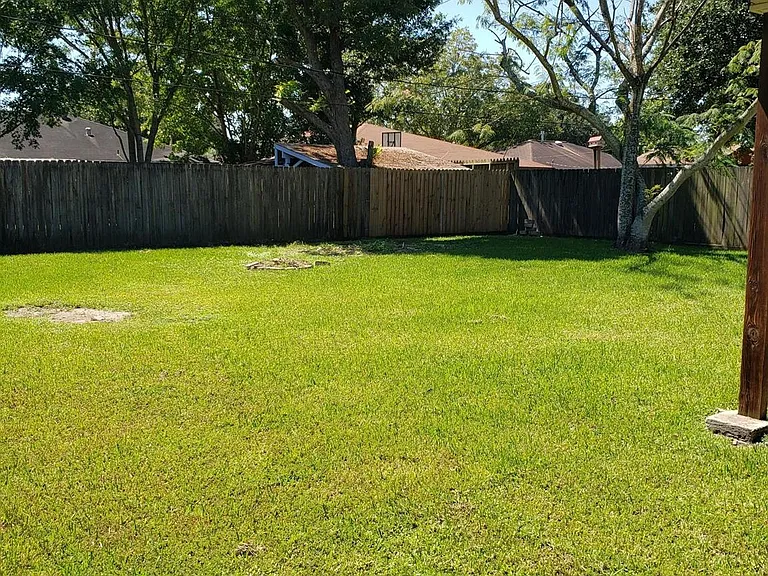 1129 E Rutgers Ln — Photo 9