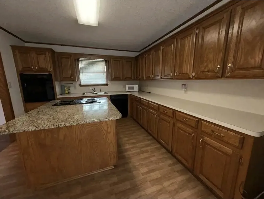 3 bed, 2.5 bath, 2275 sqft, $2,100 — Photo 3