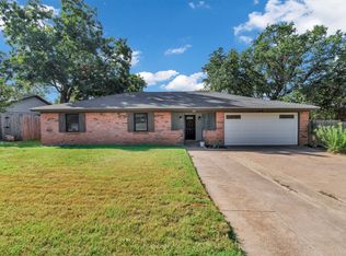205 Greenhill Dr, Joshua, TX 76058