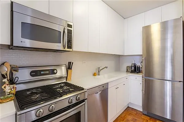 Rented by R New York | media 19