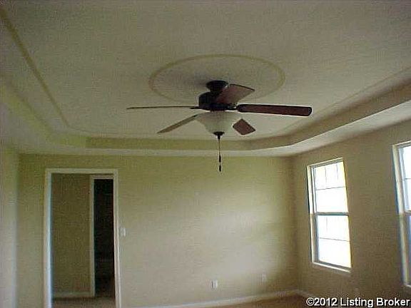 4th image of 194 Blake Ct